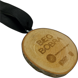 Medal z plastra brzozowegow