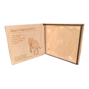 Digipack drewniany z zawiasem grawerowany